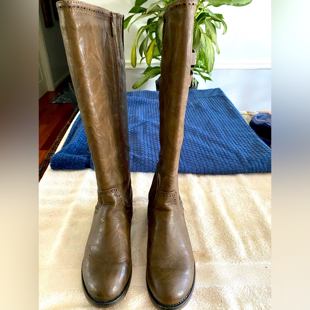 Patrizia brown leather knee boots size 7 like new!!